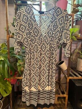 5th & Love Black and Cream Diamond Print Dress